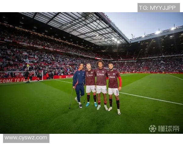 曼联官方宣布签下首名新援热烈欢迎球员加盟队伍