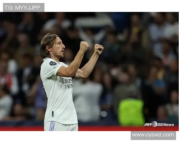 皇家马德里官宣莫德里奇续约至2025年，球迷欢呼雀跃